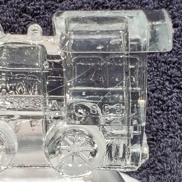 VINTAGE PRESSED GLASS STEAM LOCOMOTIVE CANDY CONTAINER FROM 1927-1929 ERA - Picture 7 of 10